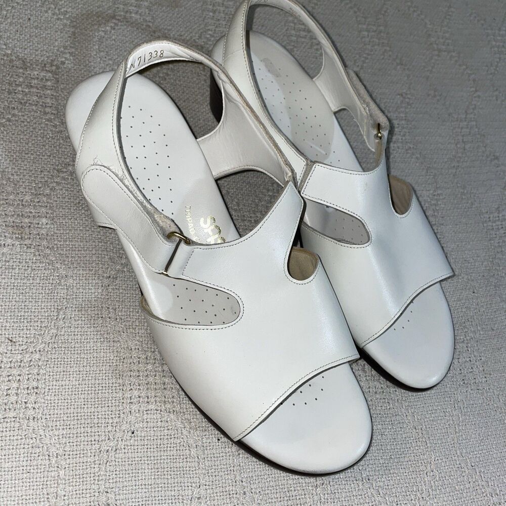 SAS Women’s Wedge Sandals Size 9.5 M White Leather Outdoors Comfort Casual